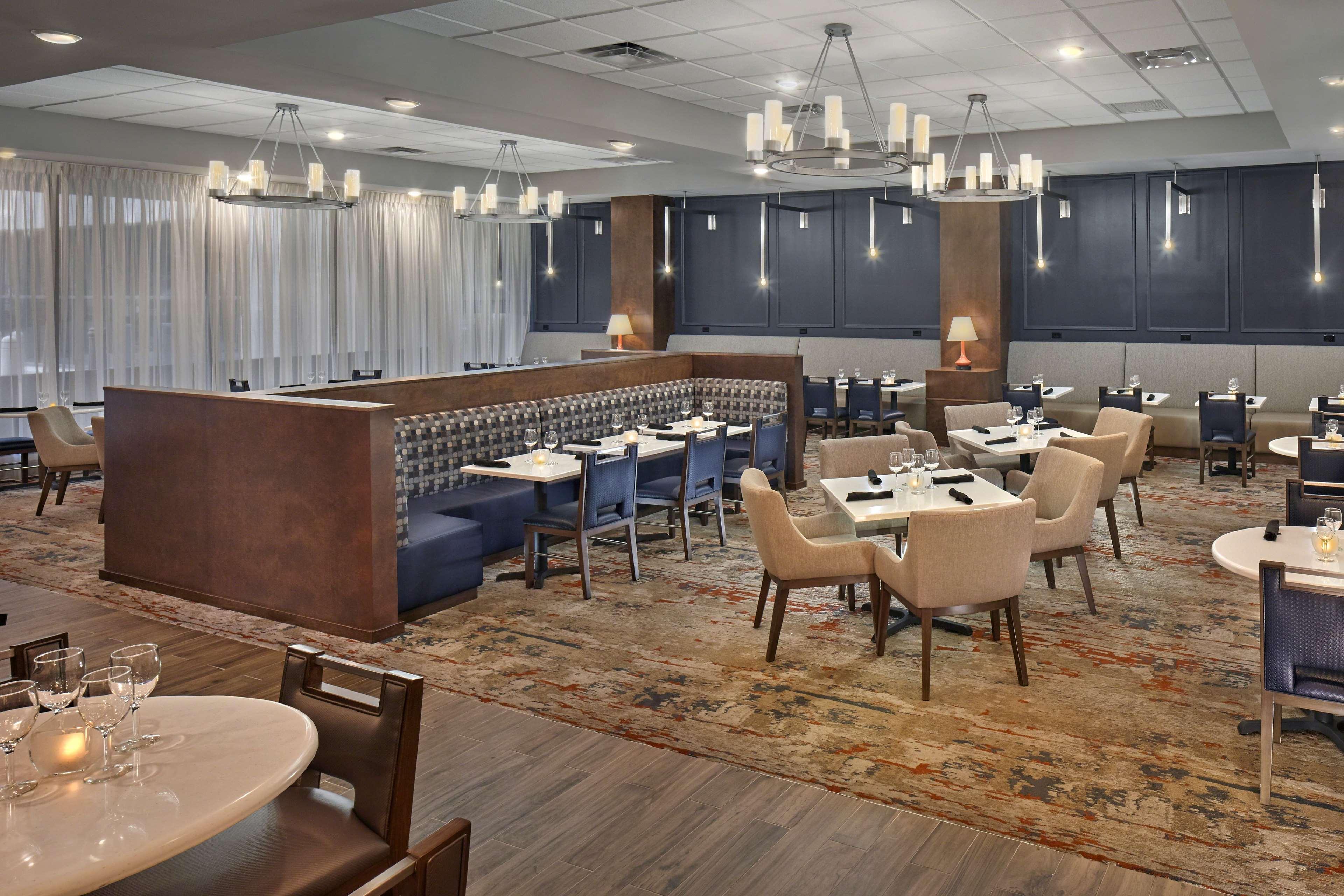 Doubletree By Hilton Little Rock Hotell Exteriör bild