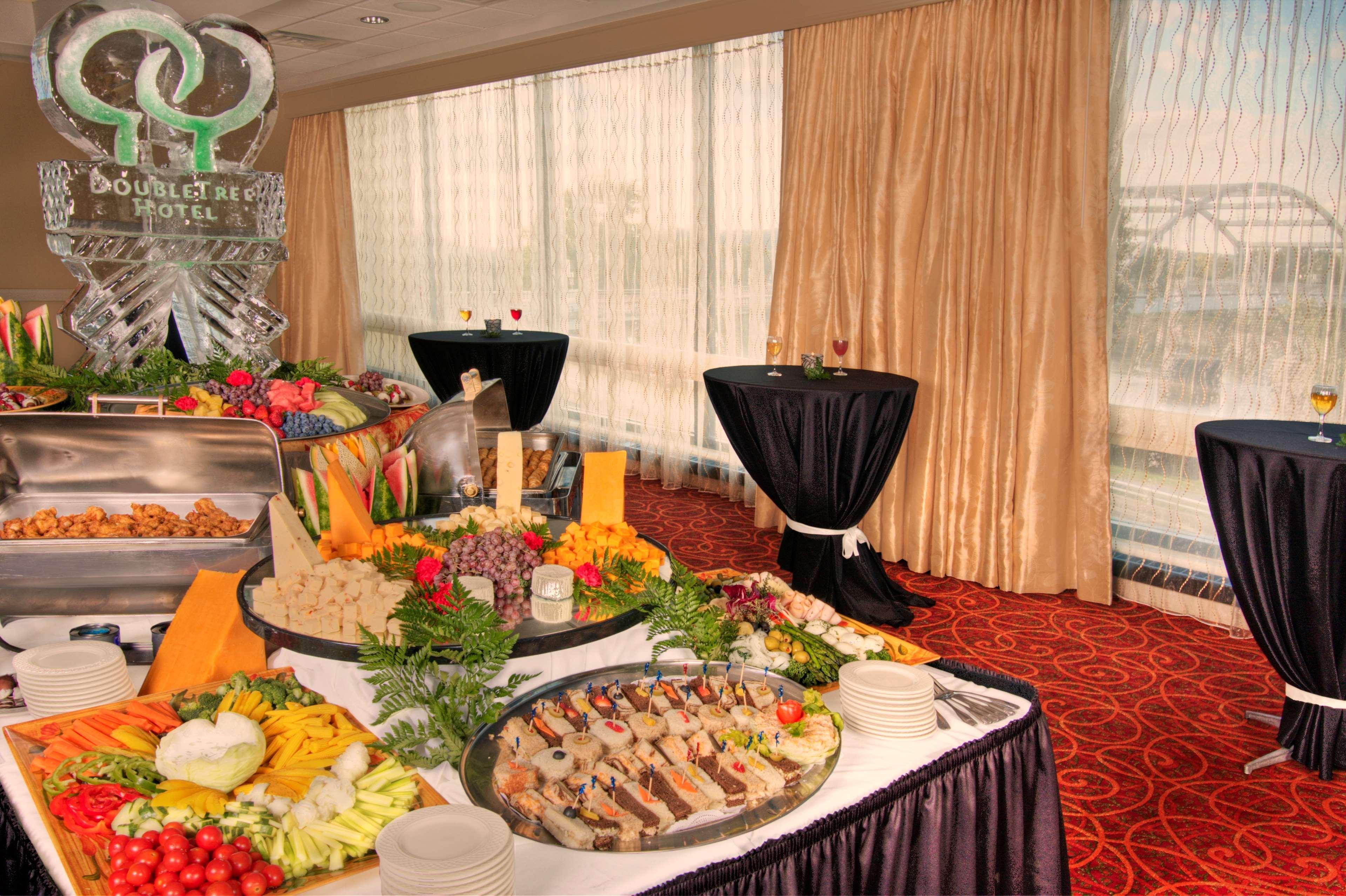Doubletree By Hilton Little Rock Hotell Exteriör bild