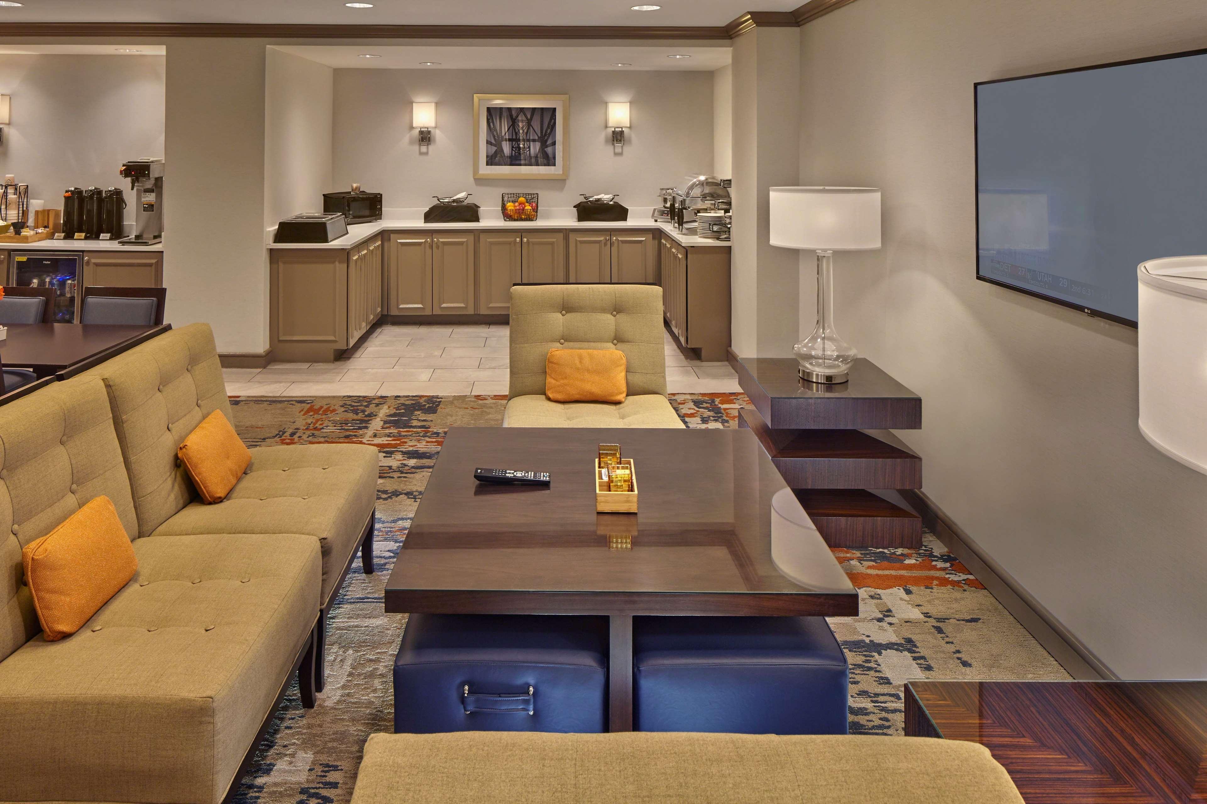 Doubletree By Hilton Little Rock Hotell Exteriör bild