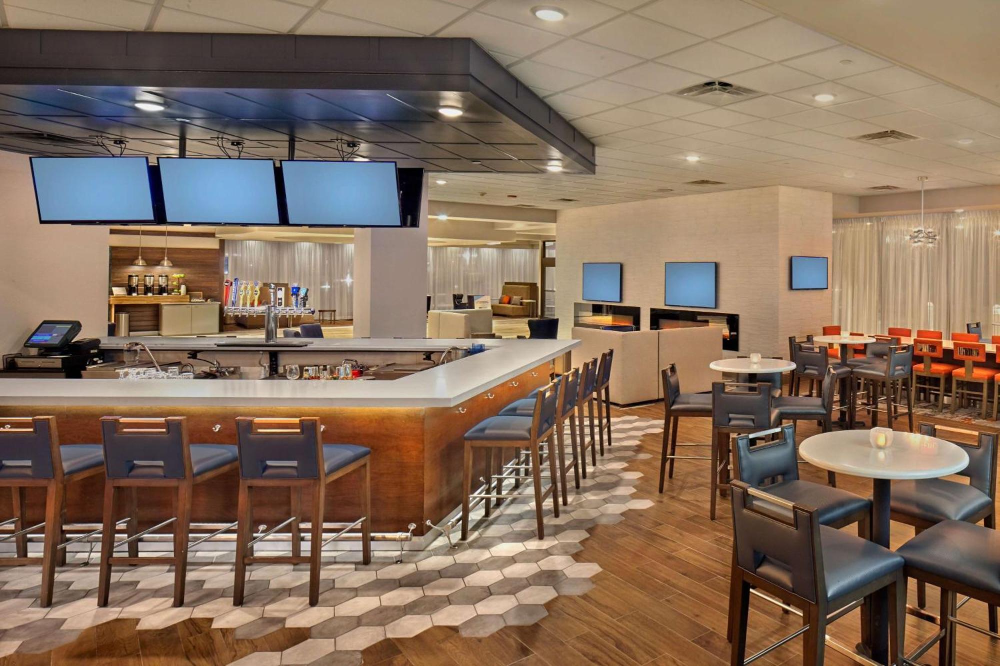 Doubletree By Hilton Little Rock Hotell Exteriör bild