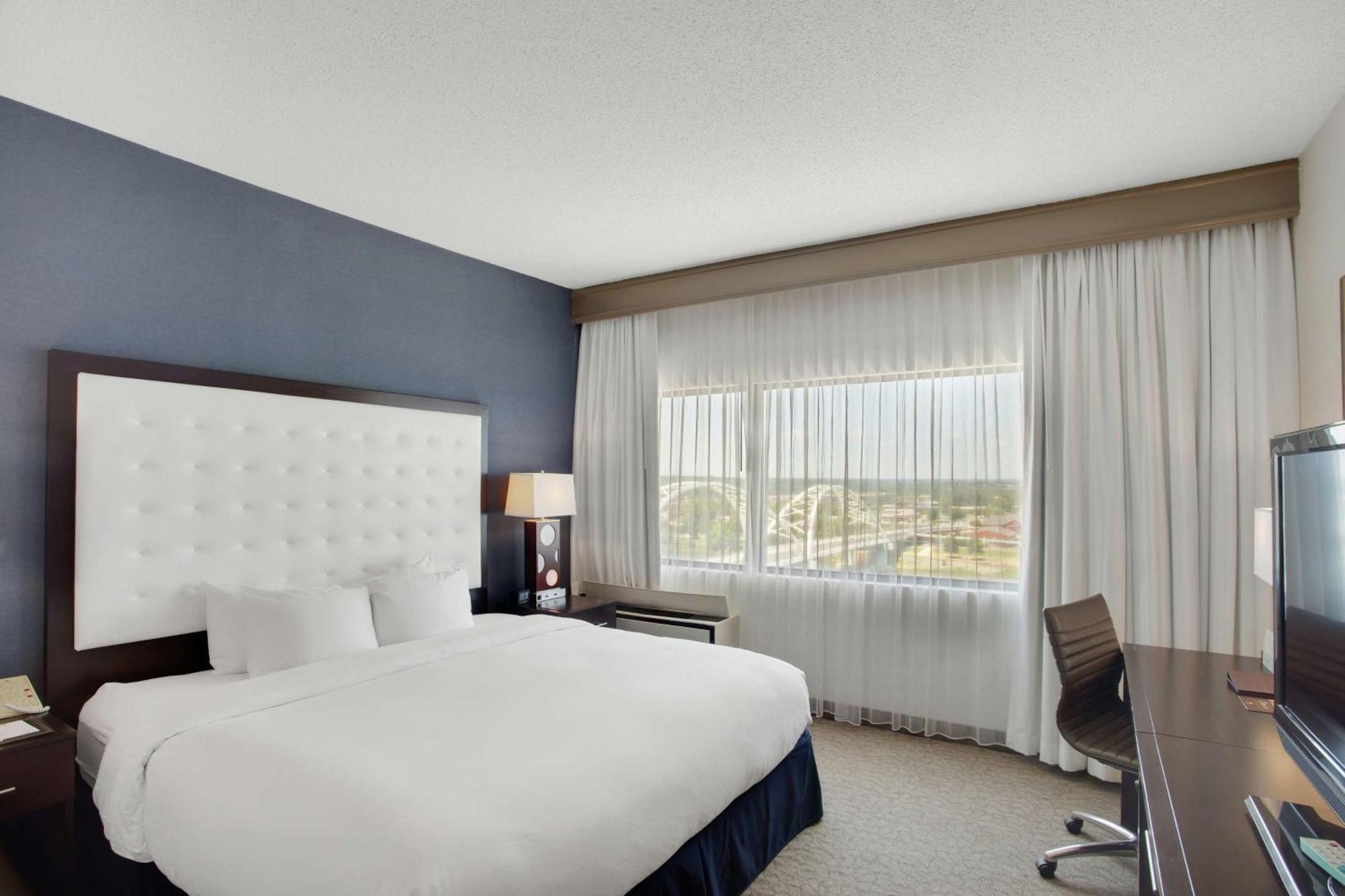 Doubletree By Hilton Little Rock Hotell Exteriör bild