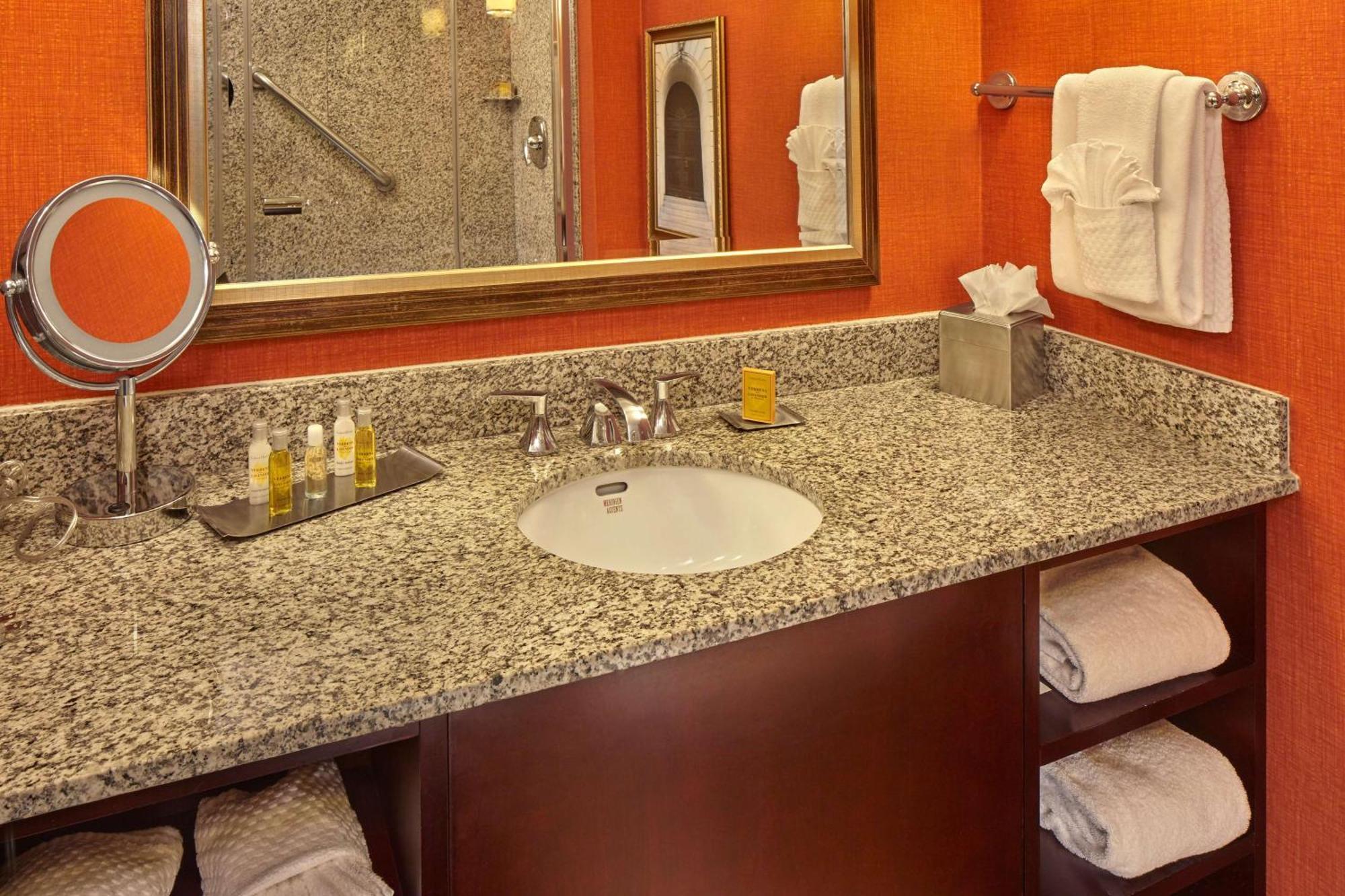 Doubletree By Hilton Little Rock Hotell Exteriör bild